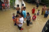 Many people were left temporarily homeless in Hat&nbsp;Yai - Click for larger image