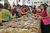 Chinese Malaysian shoppers in Hat Yai - Click for larger image Chinese Malaysian shoppers in Hat Yai - Click for larger image