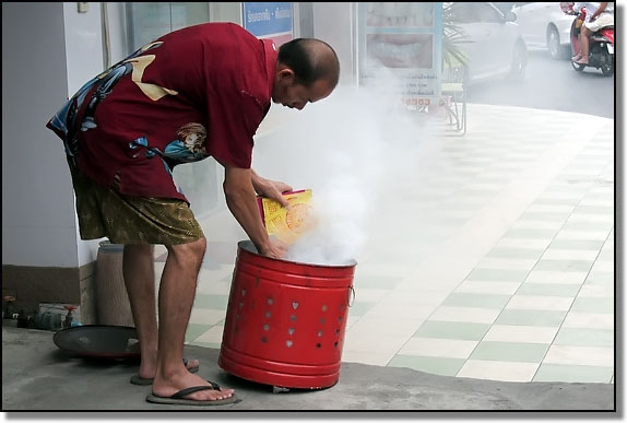 Chinese ancestor worship in Hat&nbsp;Yai, Thailand