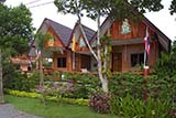 Baan Laan Buweh guesthouse at Thale Noi, Phattalung - Click for larger image
