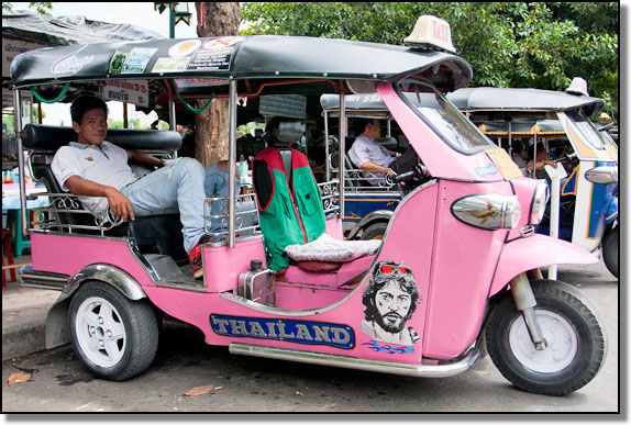 Pink tuk-tuk, Thailand