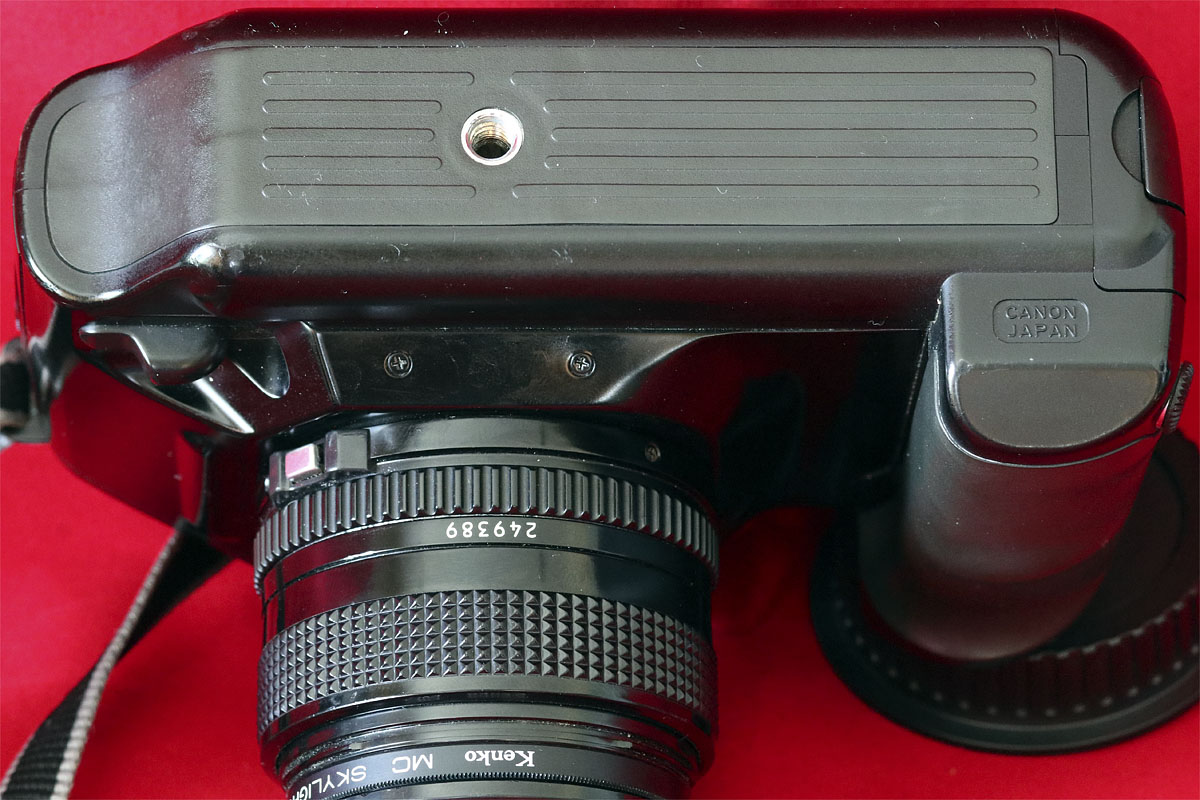 Canon T90 bottom view