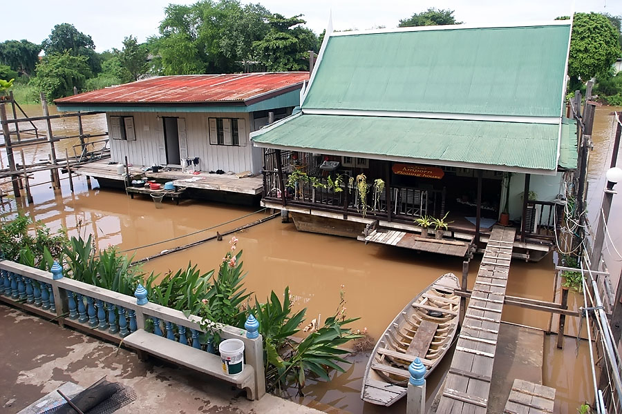 Amporn Floating House; an unusual but interesting guesthouse in Ayuthaya