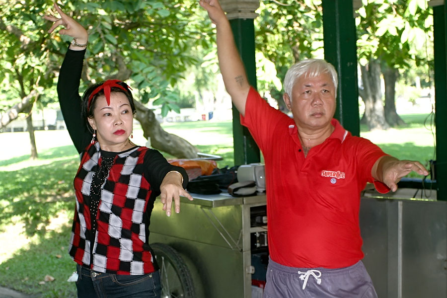 Dancing the tango at Lumphini park on a Sunday morning