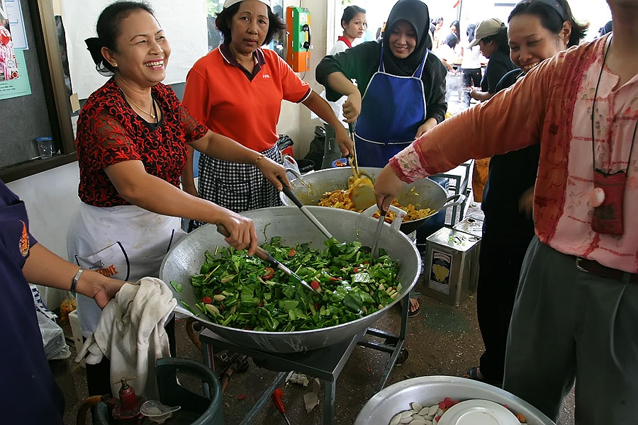 There was a huge effort from the local community to assist the flood victims