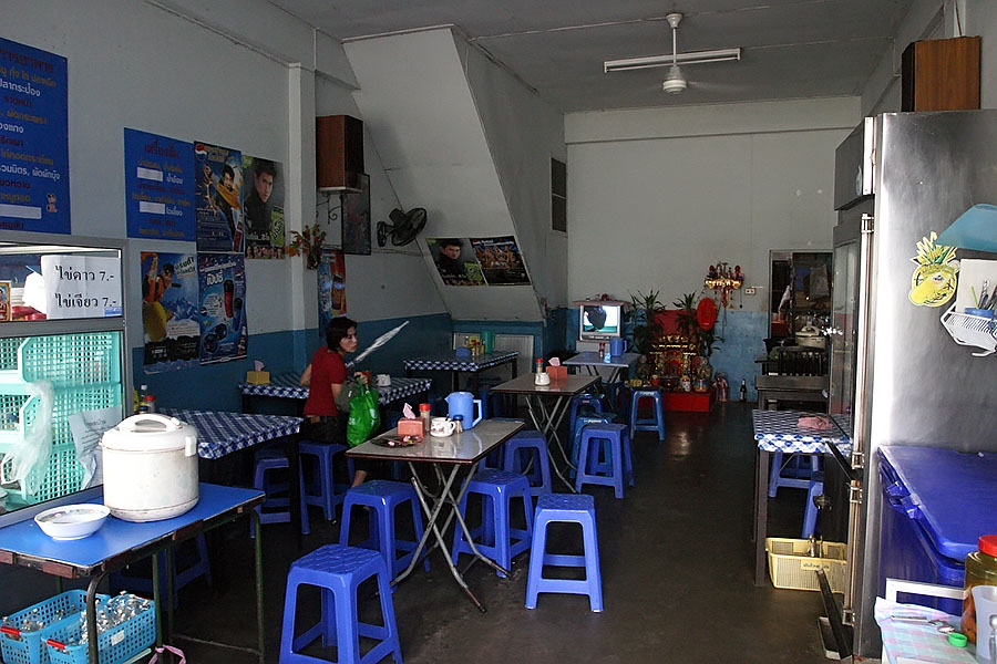 The decor in most local style Thai restaurants is what might be described as basic