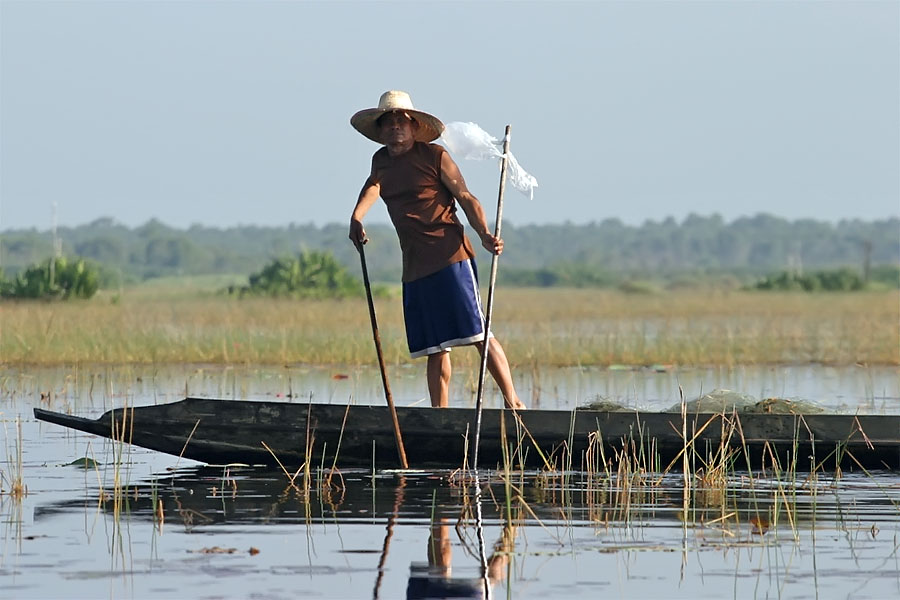 Subsistence fishing in Thale Noi, Phattalung province