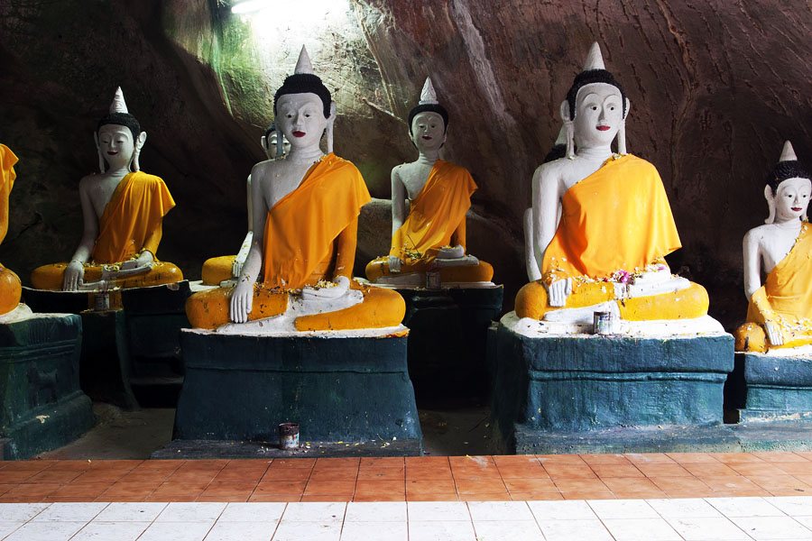 Buddha images at Khuha Sawan temple