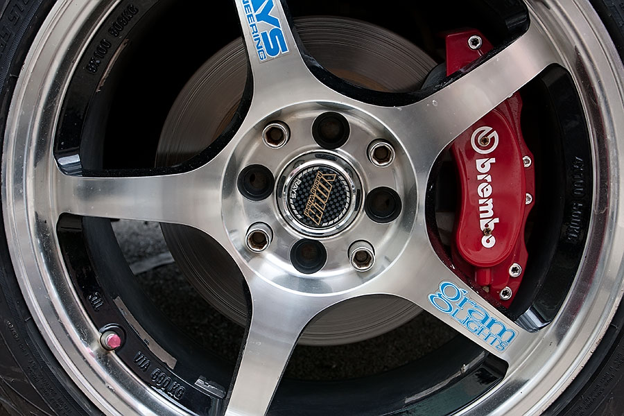 Fake Brembo brake caliper