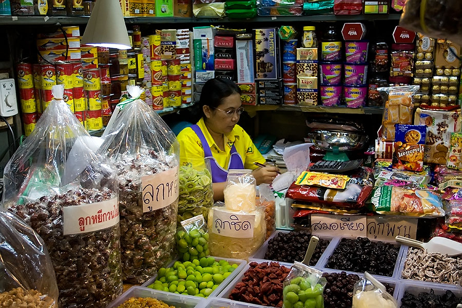 Vendor at Hat Yai's famous Gim Yong market