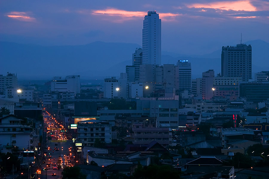 Night falls over Hat Yai