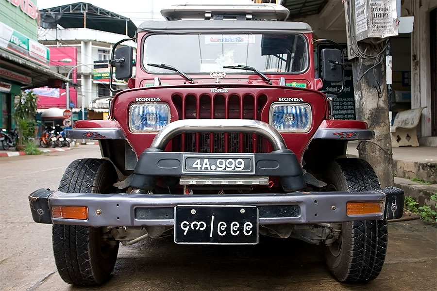 Burmese jeep in Mae Sot