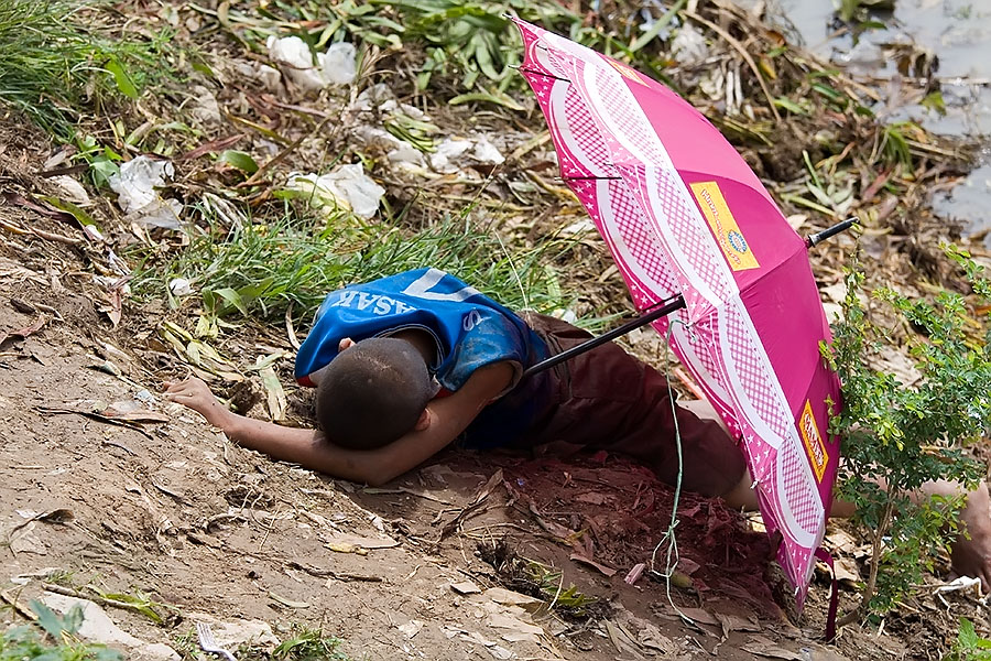 Desperate in Mae Sot