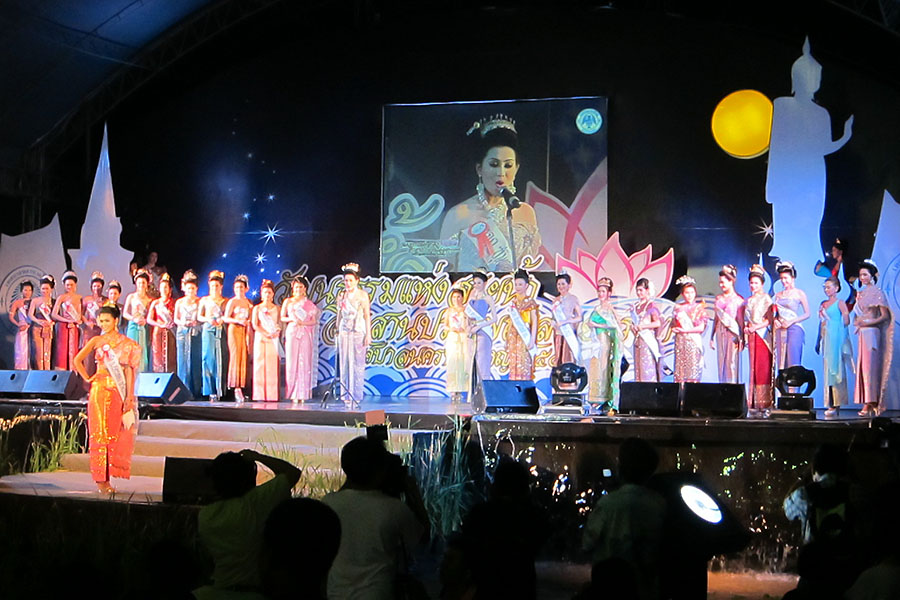 A Loy Gratong Day Beauty Contest, Thailand