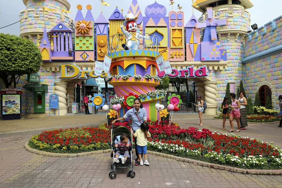 Dream World entrance
