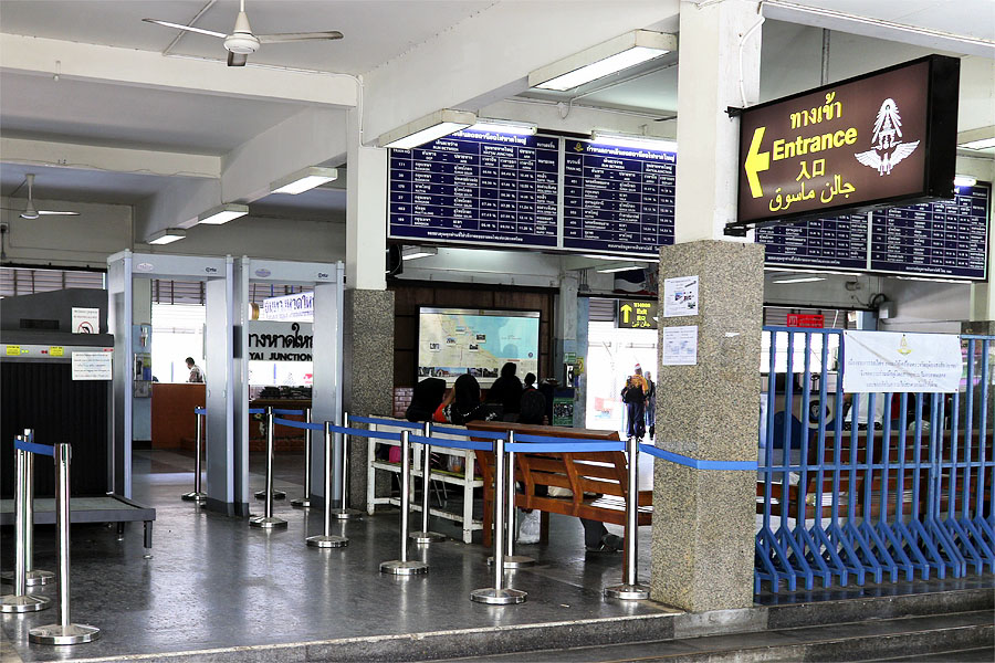 Airport type security at Hat Yai train station