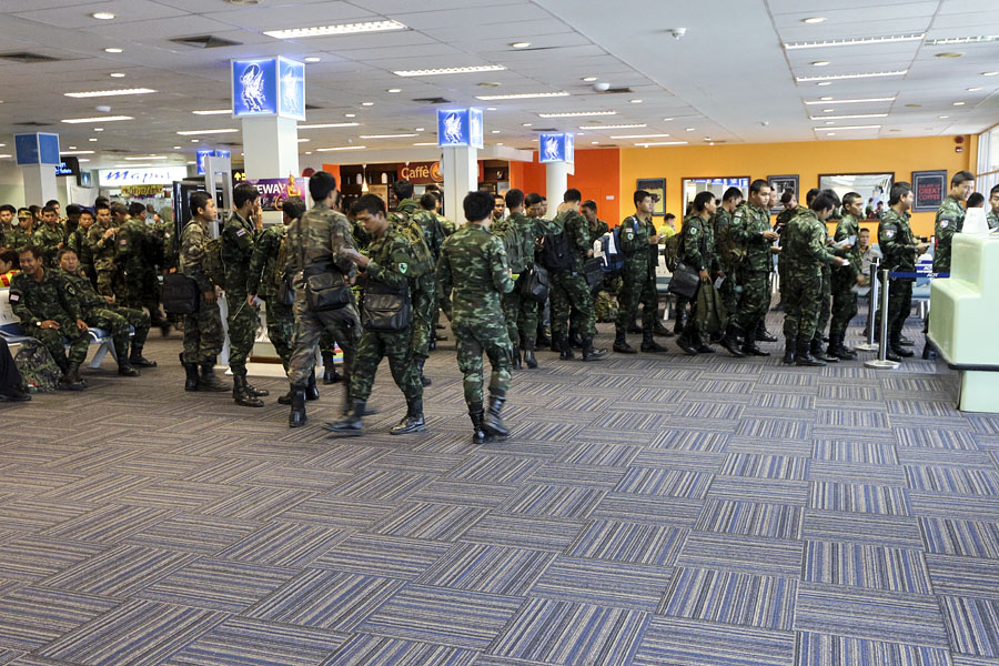Soldiers at Hat Yai airport