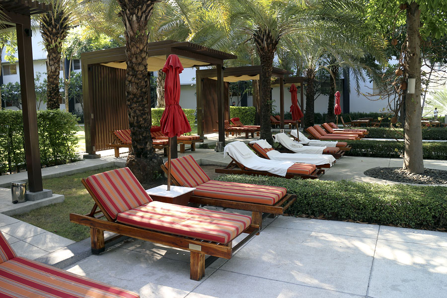 Sunbeds at the Amari Hotel, Pattaya