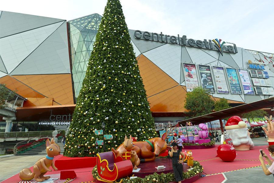 Celebrating Christmas at Central Festival, Hat Yai
