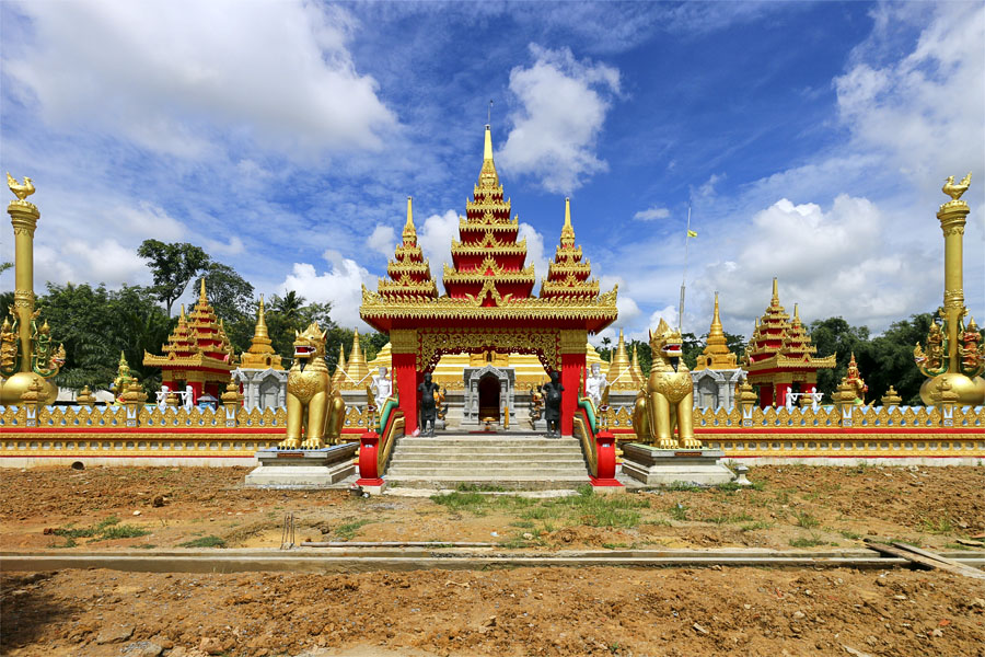 The Shwedagon Pagoda replica at Klong Hair temple in Hat Yai