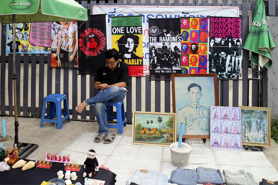 Posters and pictures for sale, Yun Yong market, Hat Yai