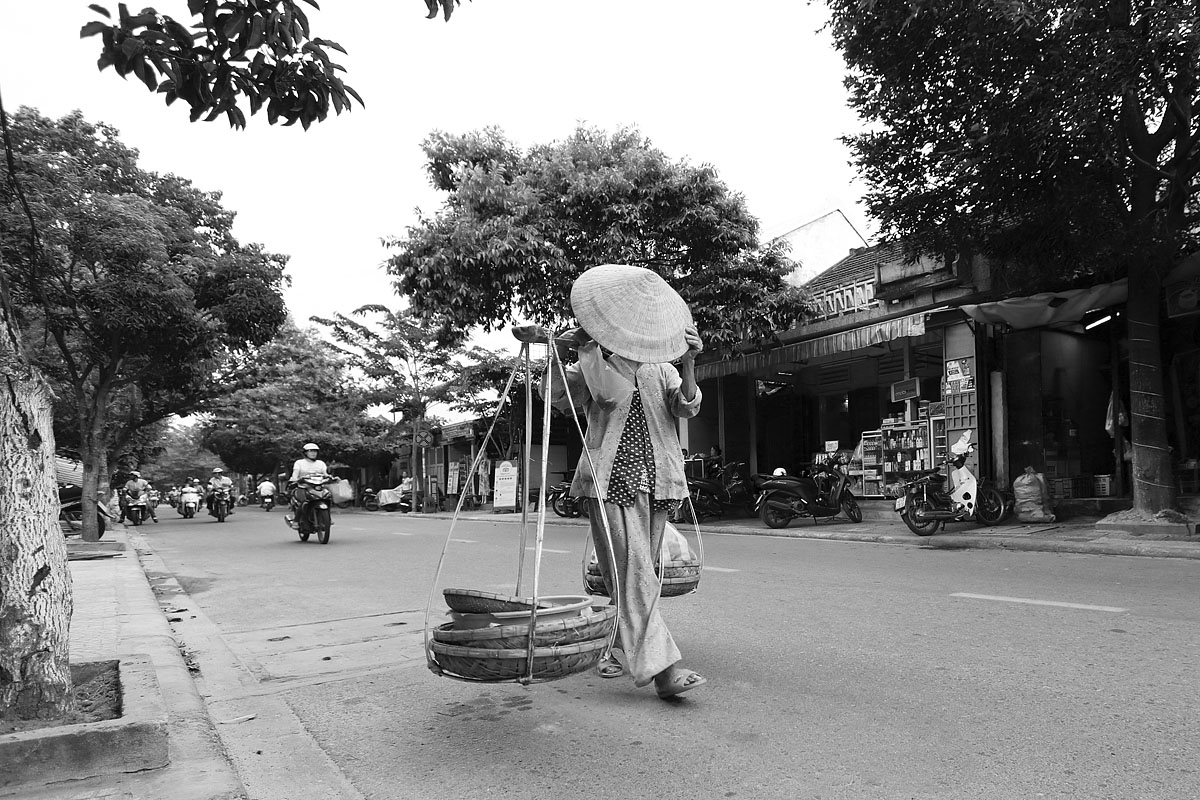 Street vendor, Hoi An, Vietnam