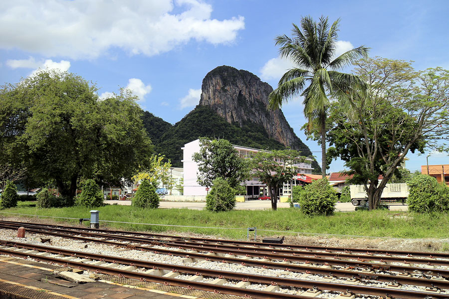 Khao Ok Talu as seen from Phattalung train station