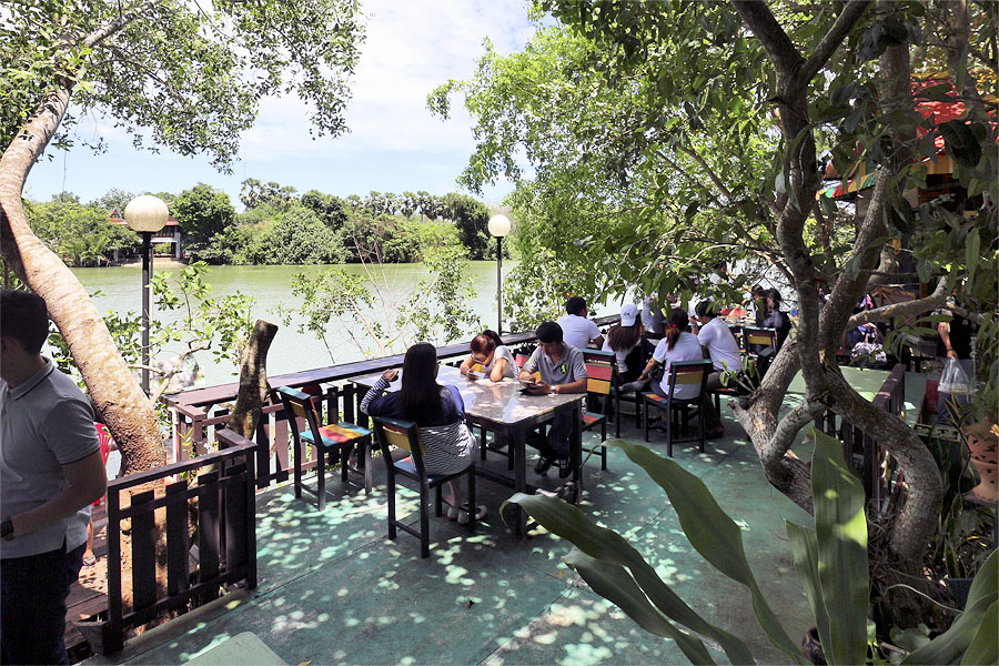 Baan Naay Chaang Restaurant