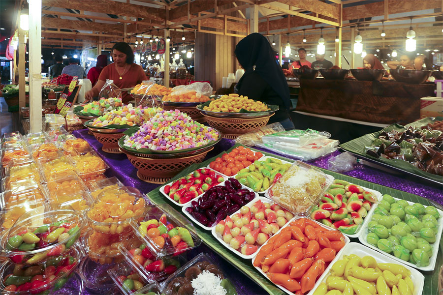 Thai desserts on Floor G at Central Festival, Hat Yai
