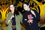 Lanna Cummins and her mum, Khun Soontaree Vechanont  - Click for larger image