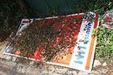 Peua Thai campaign sign (This is what southern Thais think of Thaksin) - Click for larger image