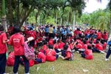 Picnic time for the tens of thousands of schoolchildren attending Science Week - Click for larger image