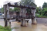 Canal and sluice gate - Click for larger image