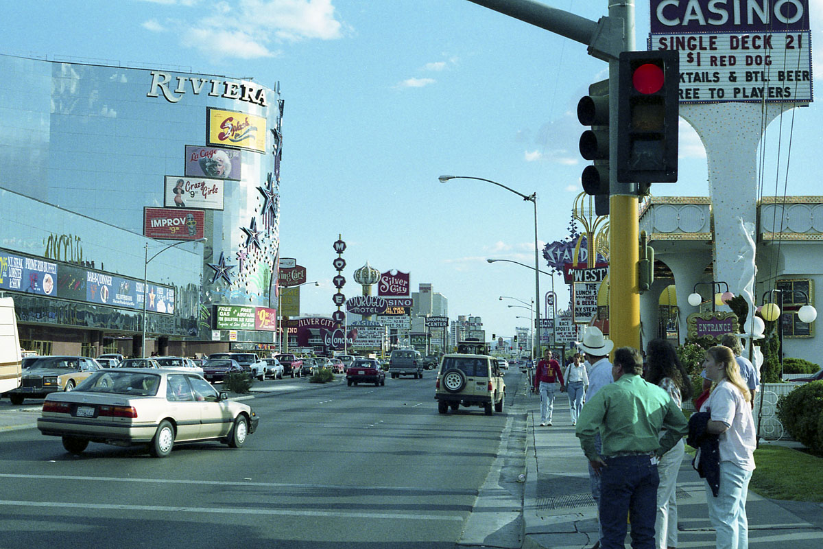 Canon FD 28mm f/2.8 | Las Vegas, USA - 1991